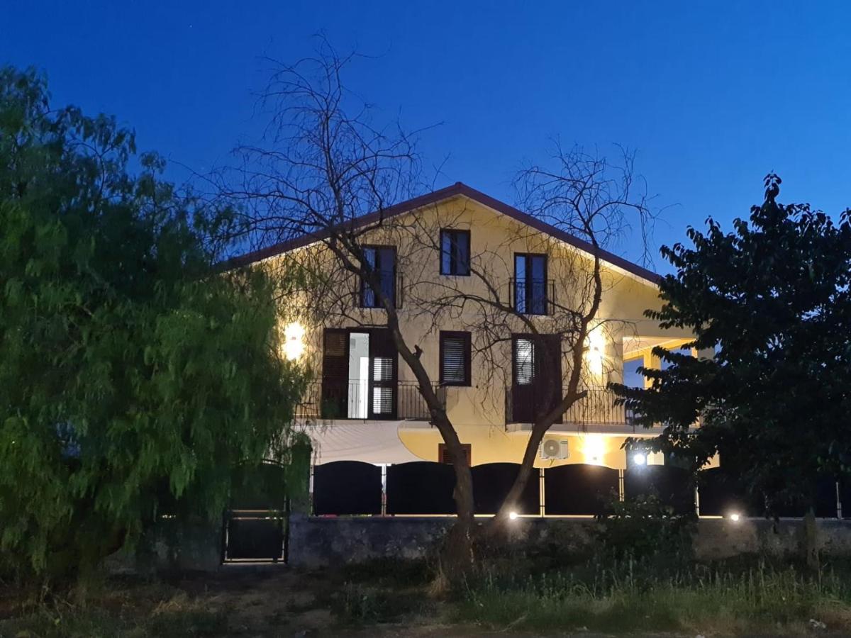 B&B Villa Chiara Bed And Breakfast Таормина Екстериор снимка