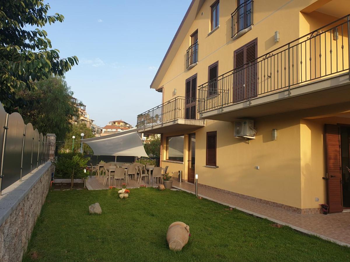 B&B Villa Chiara Bed And Breakfast Таормина Екстериор снимка